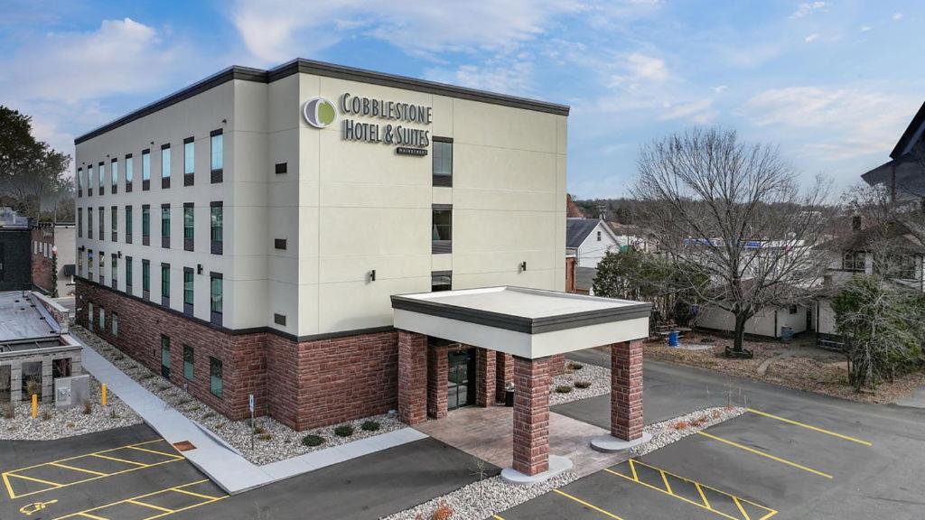 Cobblestone Hotel & Suites - Mosinee Exterior foto